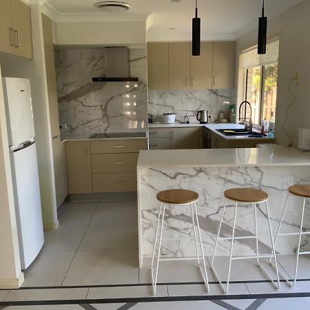 דירות גולד קוסט Shared House With Other Guests Near Shopping Center And Theme Parks מראה חיצוני תמונה