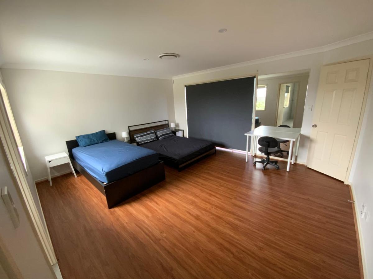 דירות גולד קוסט Shared House With Other Guests Near Shopping Center And Theme Parks מראה חיצוני תמונה
