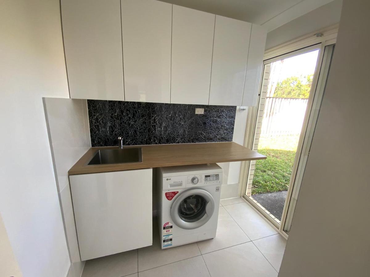 דירות גולד קוסט Shared House With Other Guests Near Shopping Center And Theme Parks מראה חיצוני תמונה