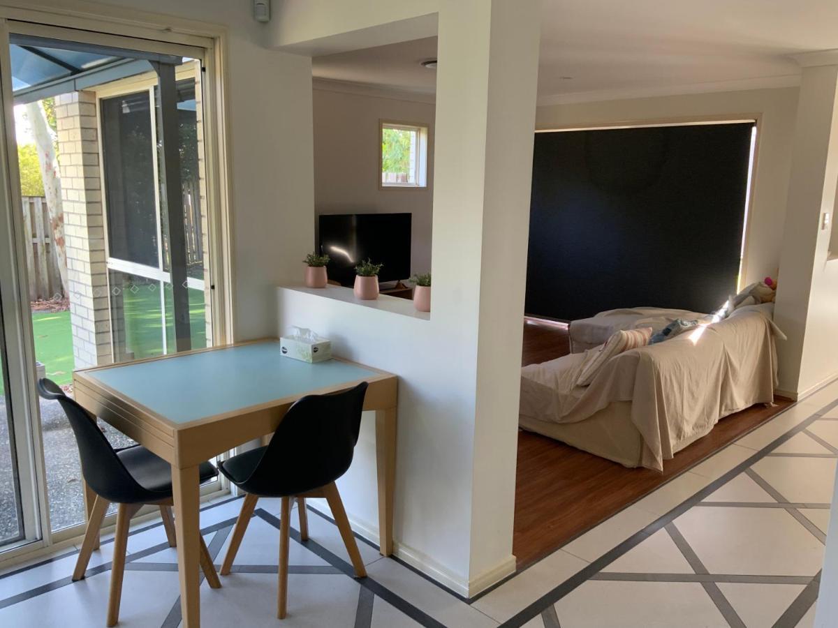 דירות גולד קוסט Shared House With Other Guests Near Shopping Center And Theme Parks מראה חיצוני תמונה