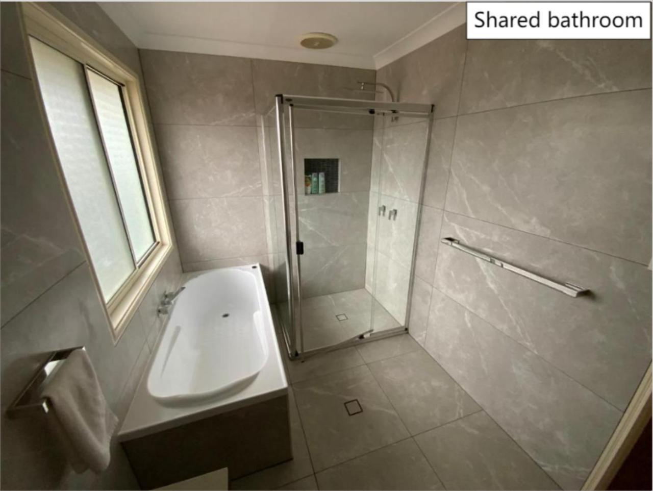 דירות גולד קוסט Shared House With Other Guests Near Shopping Center And Theme Parks מראה חיצוני תמונה